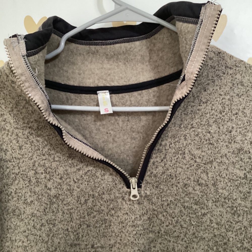 Sweater - Picture 6 of 10